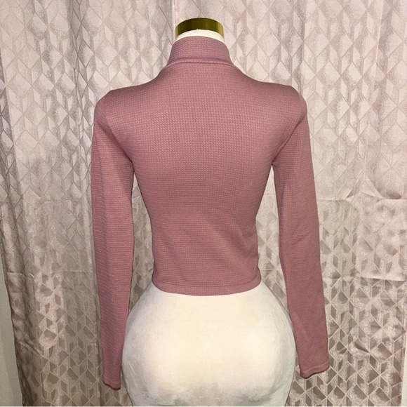 #0091 Aeropostale long sleeve blouse with collar, size M. - Picture 2 of 3